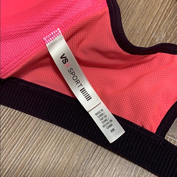 Victoria’s Secret Black and Pink Sportsbra - Picture 4 of 7